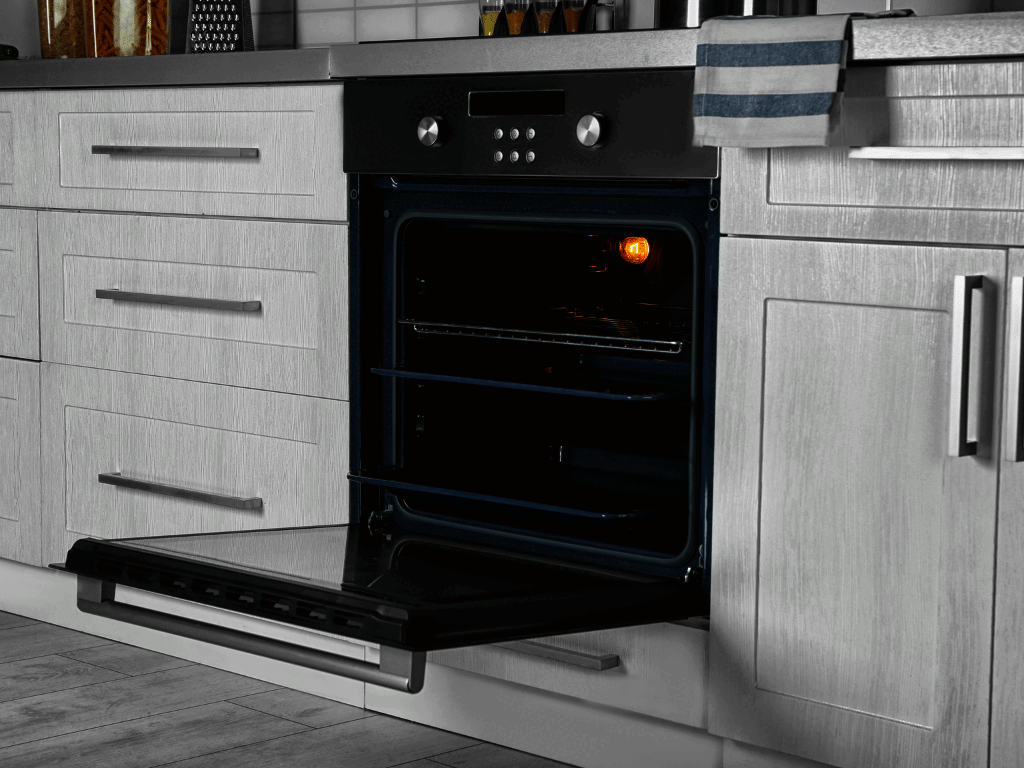 10 Recomendaciones para el cuidado del horno eléctrico de tu hogar Cambia las bombillas del horno