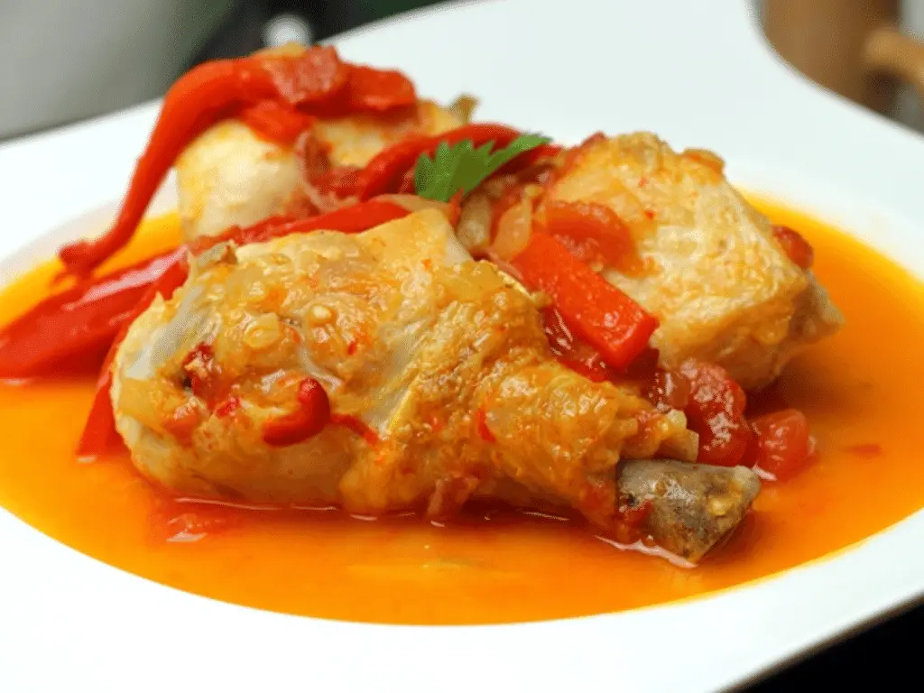 10 Deliciosas recetas de pollo al horno con salsas y verduras Pollo al horno en salsa de ajo y pimiento