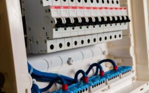 5 Señales de que tu Instalación Eléctrica no Soporta tu Horno 5 Señales de que tu Instalación Eléctrica no Soporta tu Horno